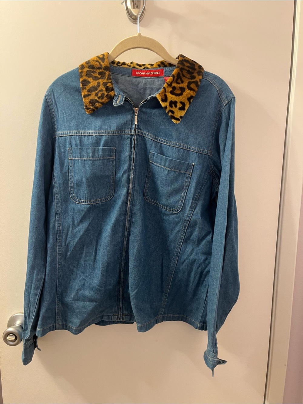 Gloria Vanderbilt Denim Jacket with Leopard Print Collar EUC!